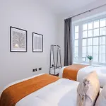 Apartamento Stylish Modern Retreat In -pool Table *