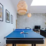 Apartamento Stylish Modern Retreat In -pool Table York