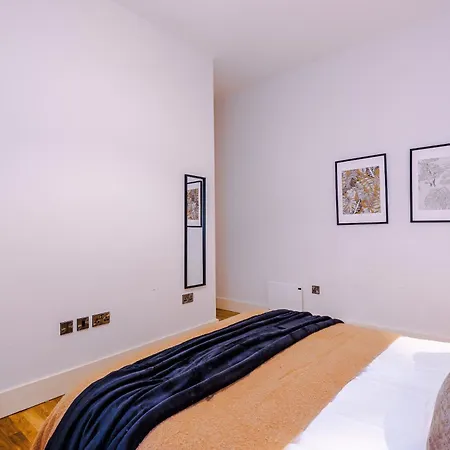 Apartment Charming 2 Bed In - Sleeps 6