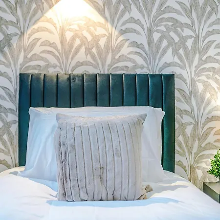 アパート Chic Modern Retreat In - Pool Table ヨーク