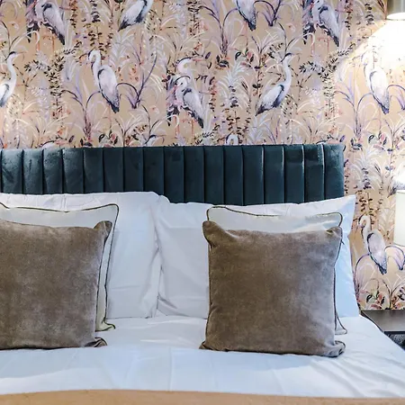 Chic Modern Retreat In - Pool Table Apartamento York