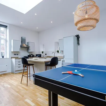 Διαμέρισμα Stylish Modern Retreat In -pool Table *