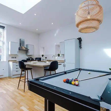 公寓 Chic Modern Retreat In - Pool Table 约克