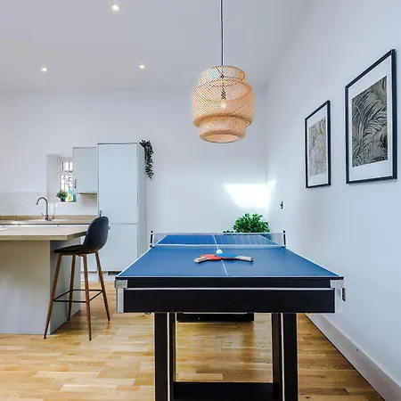 شقة Stylish Modern Retreat In -pool Table يورك