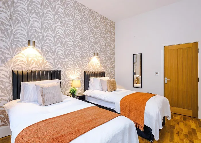 Chic Modern Retreat In - Pool Table 约克