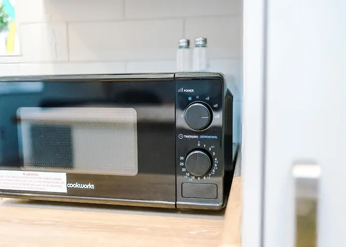 Chic Modern Retreat In - Pool Table 公寓