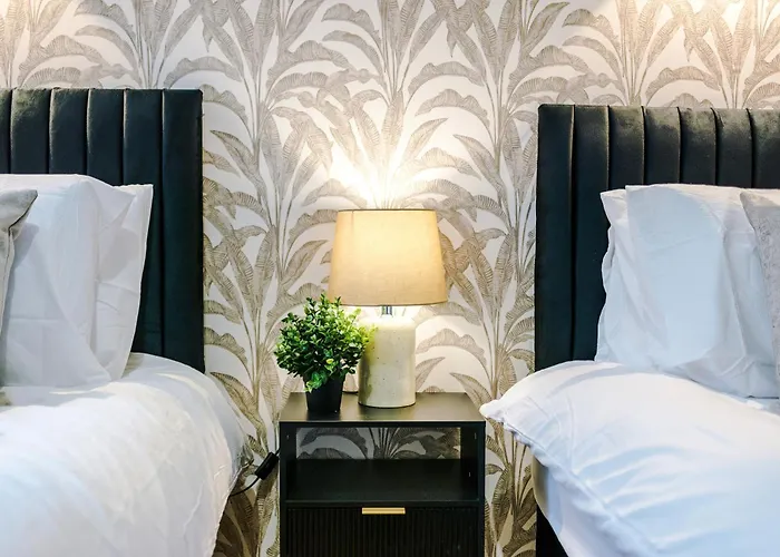 Chic Modern Retreat In - Pool Table 公寓