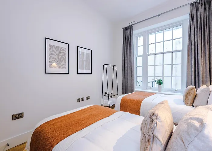 公寓 Chic Modern Retreat In - Pool Table *