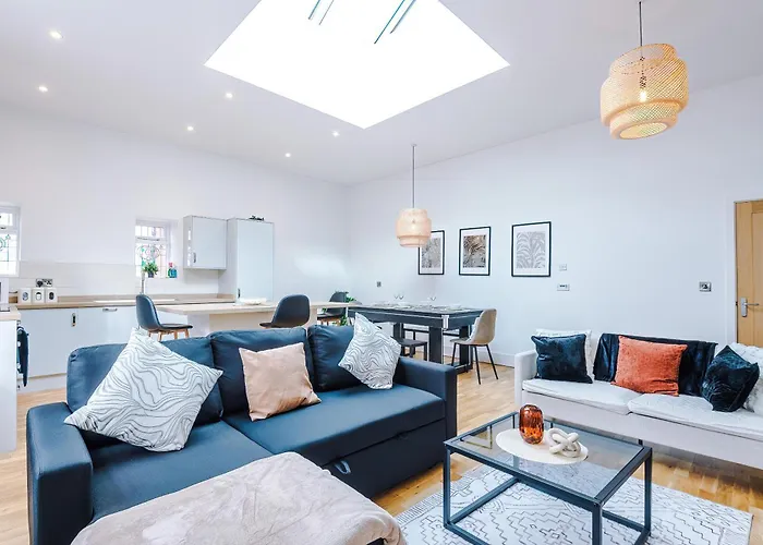 Chic Modern Retreat In - Pool Table 公寓