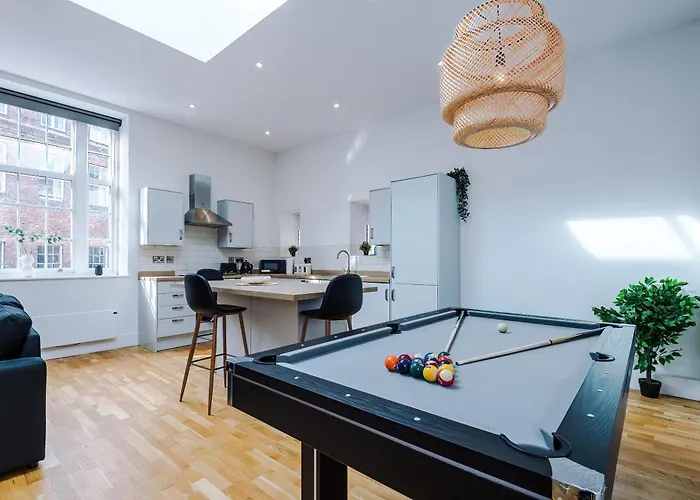 公寓 Chic Modern Retreat In - Pool Table 约克