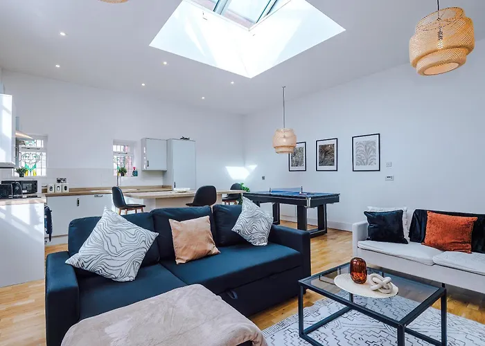 Chic Modern Retreat In - Pool Table 公寓 *