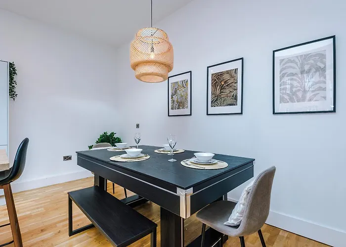 公寓 Chic Modern Retreat In - Pool Table